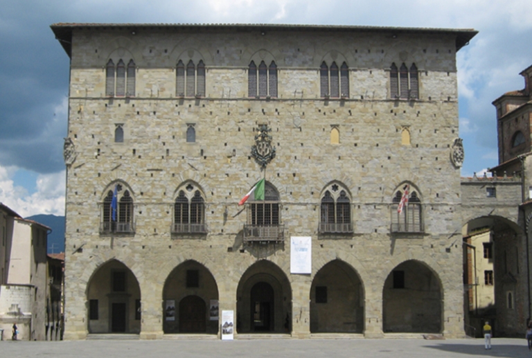 Pistoia, sit-in dei cittadini: “Servono risposte sulle morti improvvise”