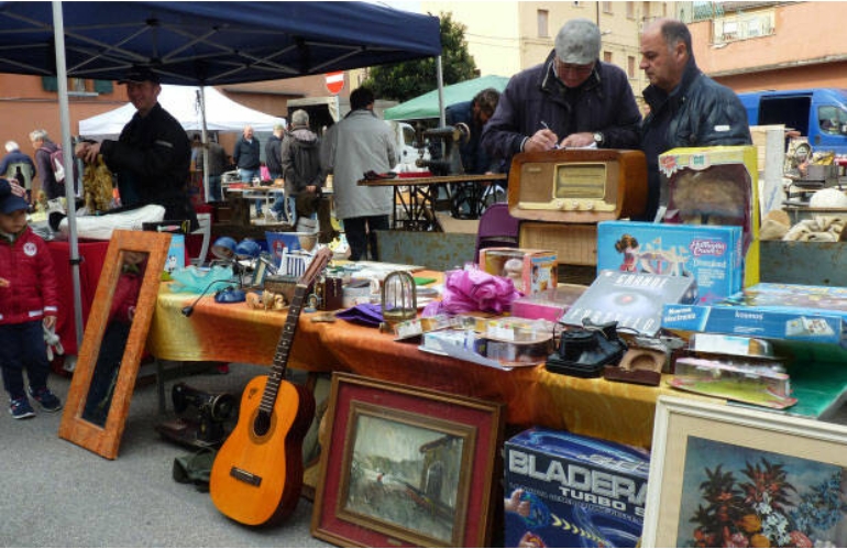 A Lammari il Mercatino Natalizio del riuso e vintage