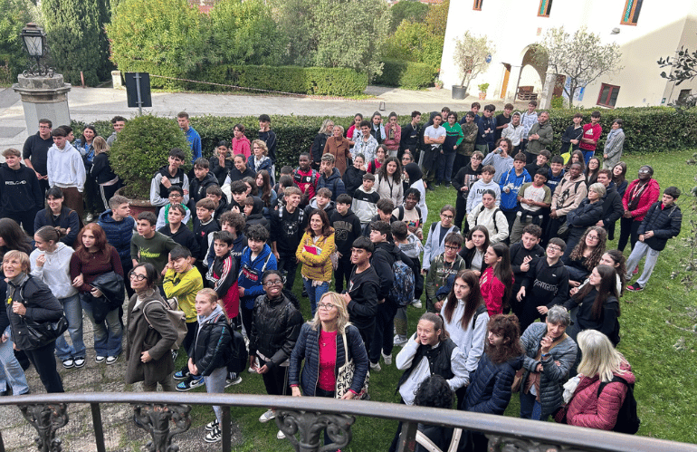 gruppo alunni cammino