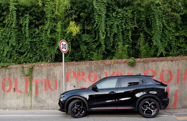 niccolai scritte muro 1