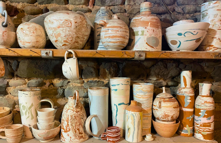 Oggetti e vasi in ceramica realizzati da Silvia Zanchetta